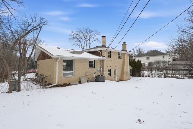 10025 S 86th Court, Palos Hills, IL 60465