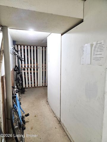 1815 Gardiner Ln APT K82, Louisville, KY 40205