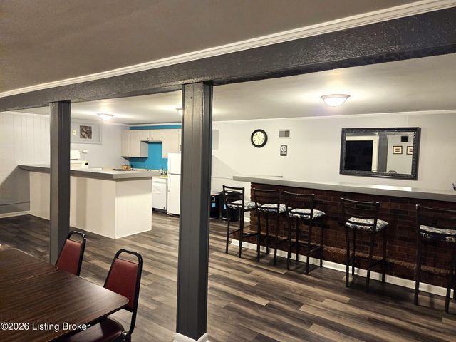 1815 Gardiner Ln APT K82, Louisville, KY 40205