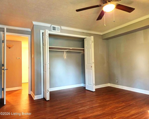 1815 Gardiner Ln APT K82, Louisville, KY 40205