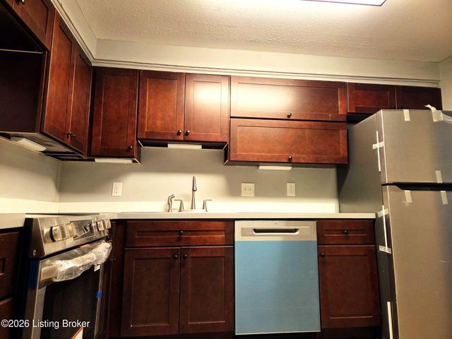 1815 Gardiner Ln APT K82, Louisville, KY 40205