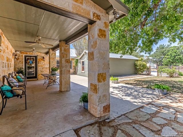 1212 29TH ST, Hondo, TX 78861