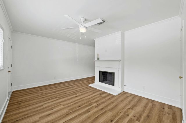 2401 Winsted LN 10, Austin, TX 78703