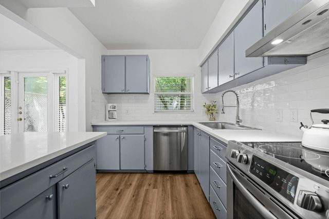 2401 Winsted LN 10, Austin, TX 78703