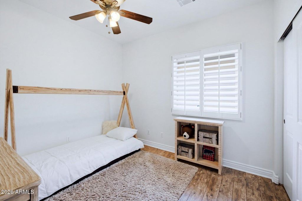 Image 18 of property listing at 40724 N CENTRAL Avenue, Phoenix, AZ 85086