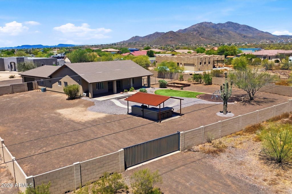 Image 26 of property listing at 40724 N CENTRAL Avenue, Phoenix, AZ 85086