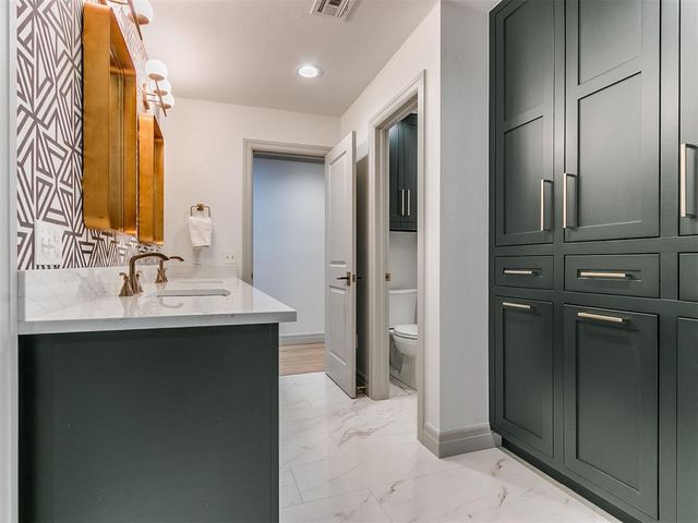 1201 Glenbrook Drive 5, Oklahoma City, OK 73118
