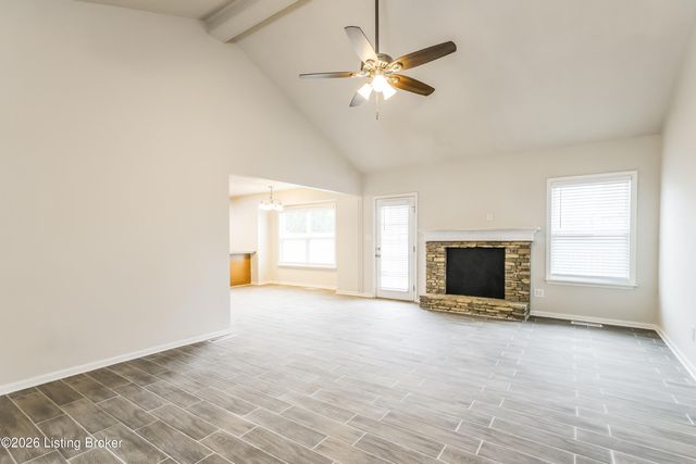 5011 Cronin Dr, Louisville, KY 40245