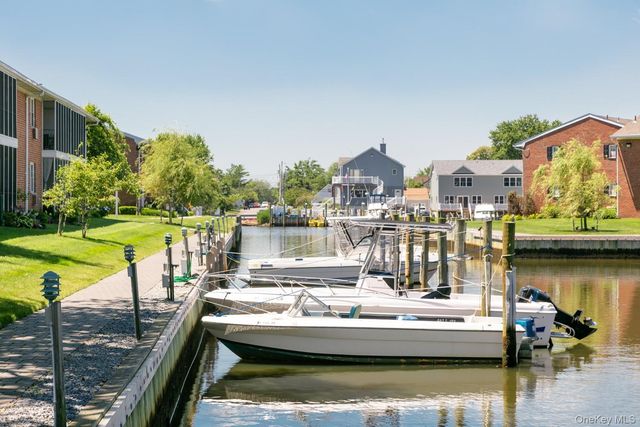 51 Commodore Lane, West Babylon, NY 11704