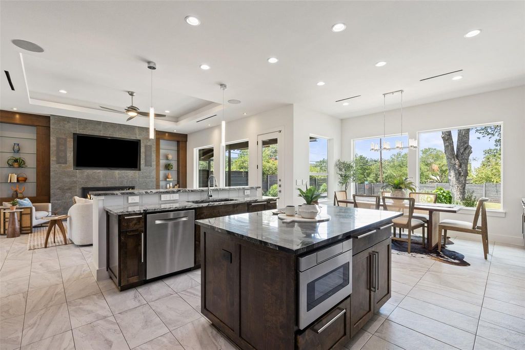 10804 Rush RD 2, Austin, TX 78732