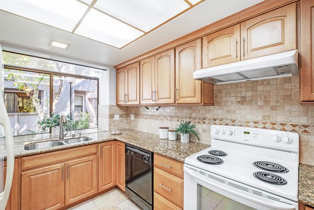 39945 Parada St A, Newark, CA 94560