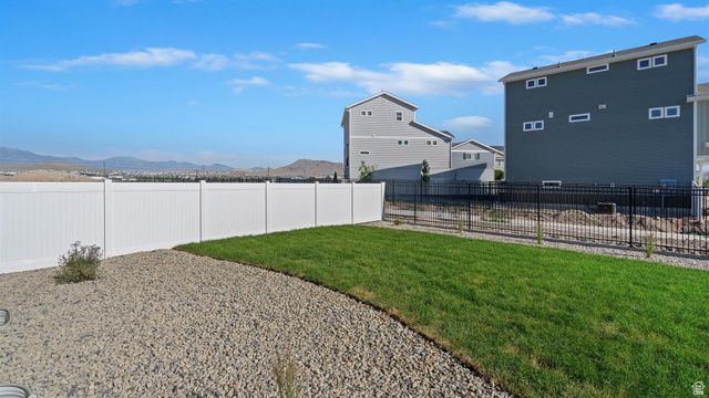 311 N BROADWAY DR, Saratoga Springs, UT 84045