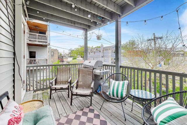 3243 N Hoyne Avenue, Chicago, IL 60618