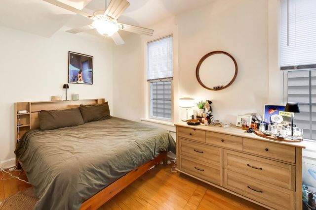 3243 N Hoyne Avenue, Chicago, IL 60618