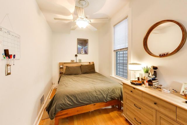 3243 N Hoyne Avenue, Chicago, IL 60618