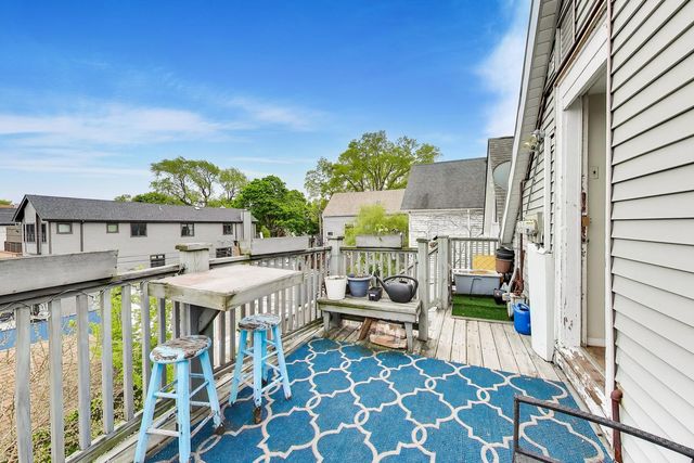 3243 N Hoyne Avenue, Chicago, IL 60618