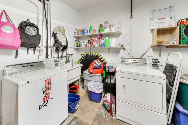 3243 N Hoyne Avenue, Chicago, IL 60618