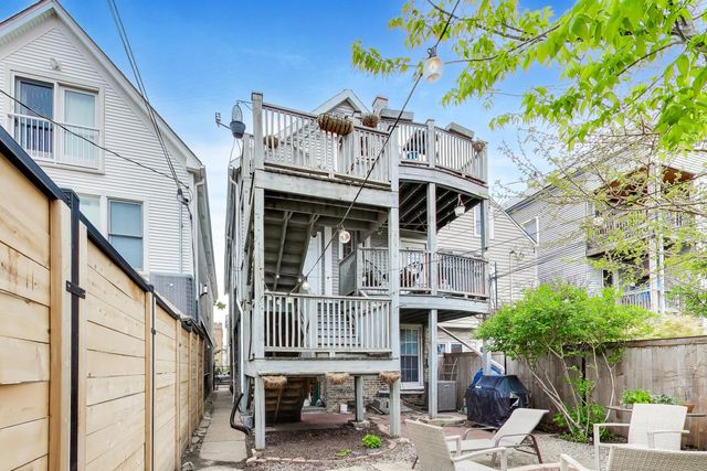 3243 N Hoyne Avenue, Chicago, IL 60618