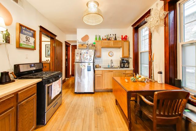 3243 N Hoyne Avenue, Chicago, IL 60618