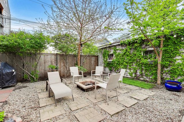 3243 N Hoyne Avenue, Chicago, IL 60618