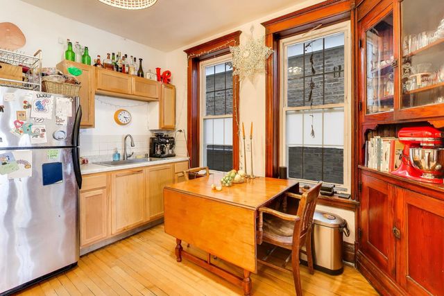 3243 N Hoyne Avenue, Chicago, IL 60618