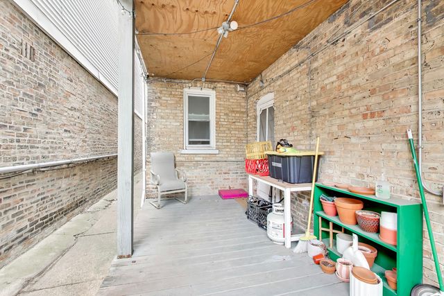 3243 N Hoyne Avenue, Chicago, IL 60618