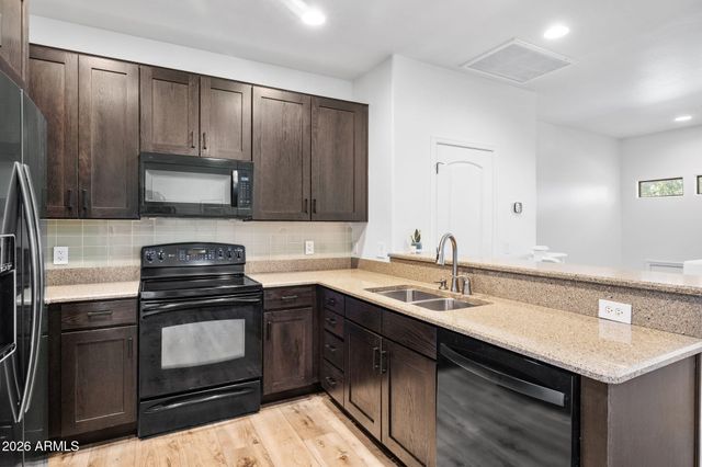5550 N 16TH Street 132, Phoenix, AZ 85016