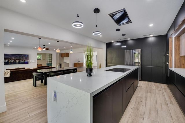 10555 NE 2nd Ave, Miami Shores, FL 33138