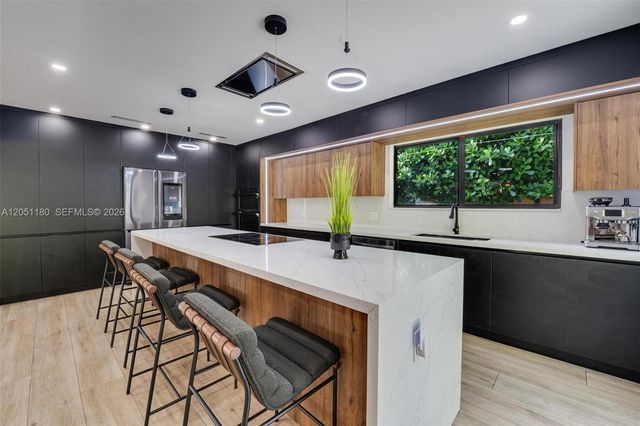 10555 NE 2nd Ave, Miami Shores, FL 33138