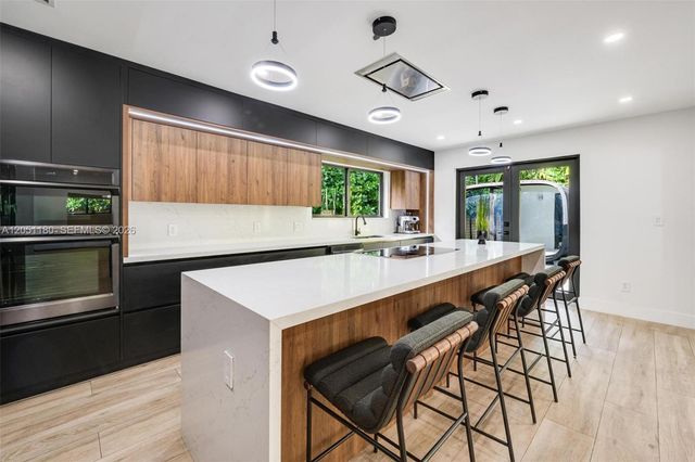10555 NE 2nd Ave, Miami Shores, FL 33138