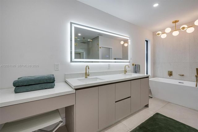 10555 NE 2nd Ave, Miami Shores, FL 33138