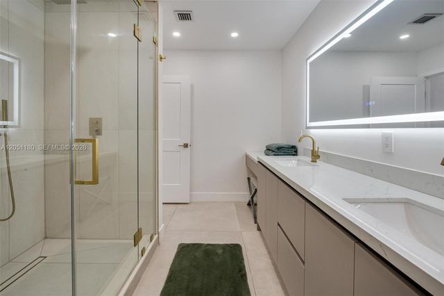 10555 NE 2nd Ave, Miami Shores, FL 33138