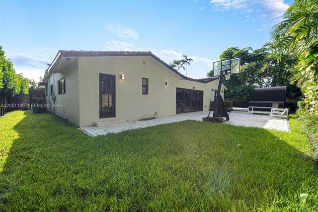 10555 NE 2nd Ave, Miami Shores, FL 33138