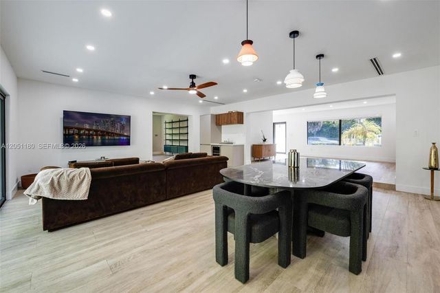 10555 NE 2nd Ave, Miami Shores, FL 33138