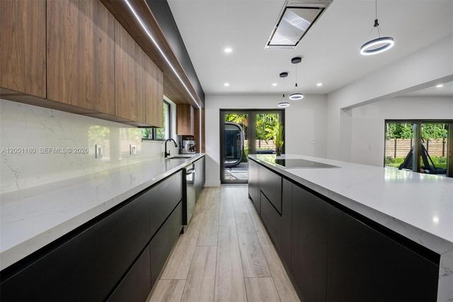 10555 NE 2nd Ave, Miami Shores, FL 33138