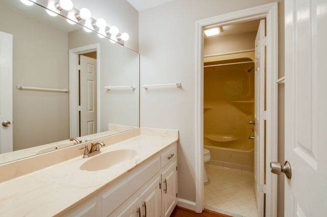 153 Davidson Rd, Nashville, TN 37205