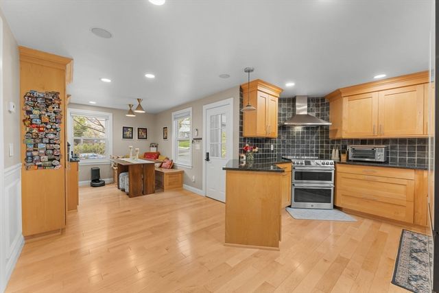 106 Annawan Rd, Newton, MA 02468