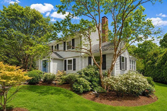 106 Annawan Rd, Newton, MA 02468