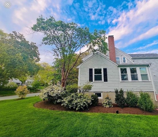 106 Annawan Rd, Newton, MA 02468