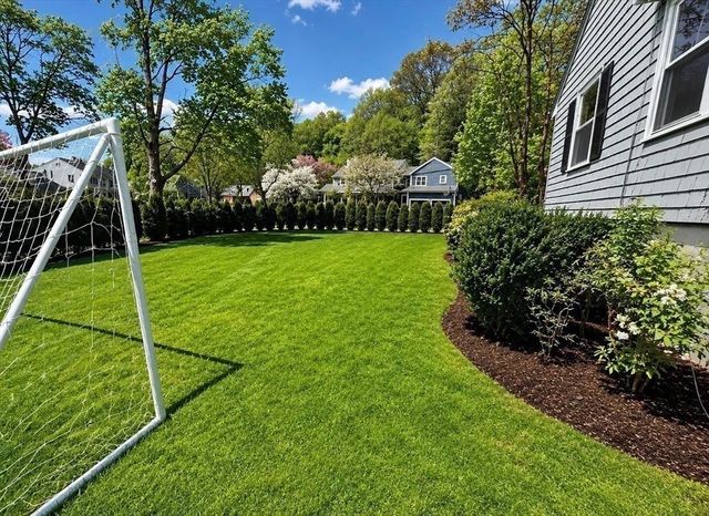 106 Annawan Rd, Newton, MA 02468