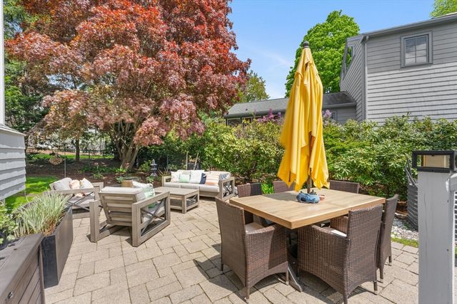 106 Annawan Rd, Newton, MA 02468