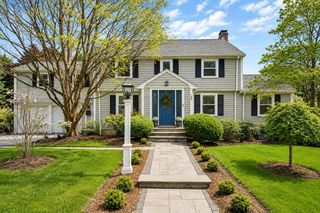 106 Annawan Rd, Newton, MA 02468