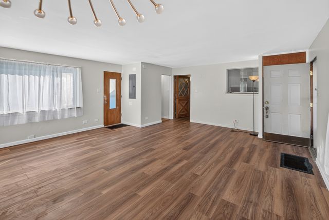 1627 S 56th Court, Cicero, IL 60804