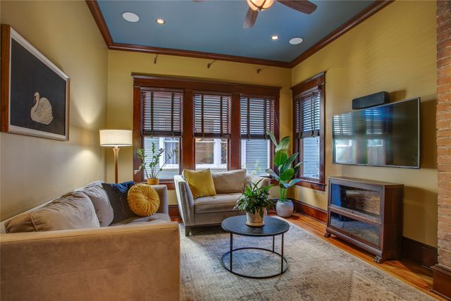 115 S Rosemont Avenue, Dallas, TX 75208