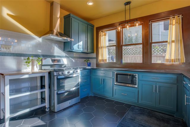 115 S Rosemont Avenue, Dallas, TX 75208