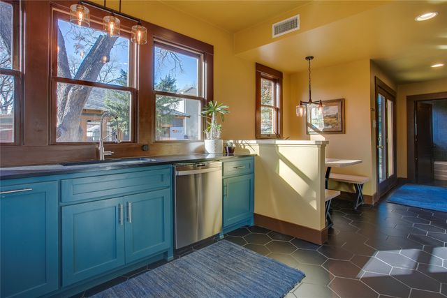 115 S Rosemont Avenue, Dallas, TX 75208