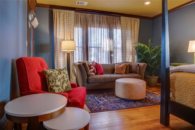 115 S Rosemont Avenue, Dallas, TX 75208