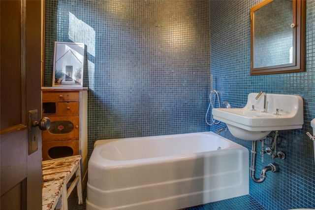 115 S Rosemont Avenue, Dallas, TX 75208