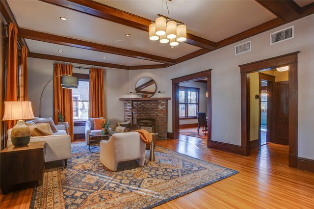 115 S Rosemont Avenue, Dallas, TX 75208