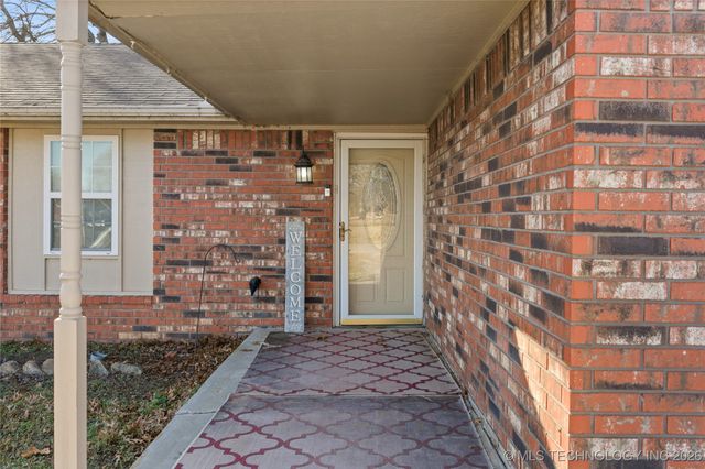 1209 W Chickasha, Sulphur, OK 73086